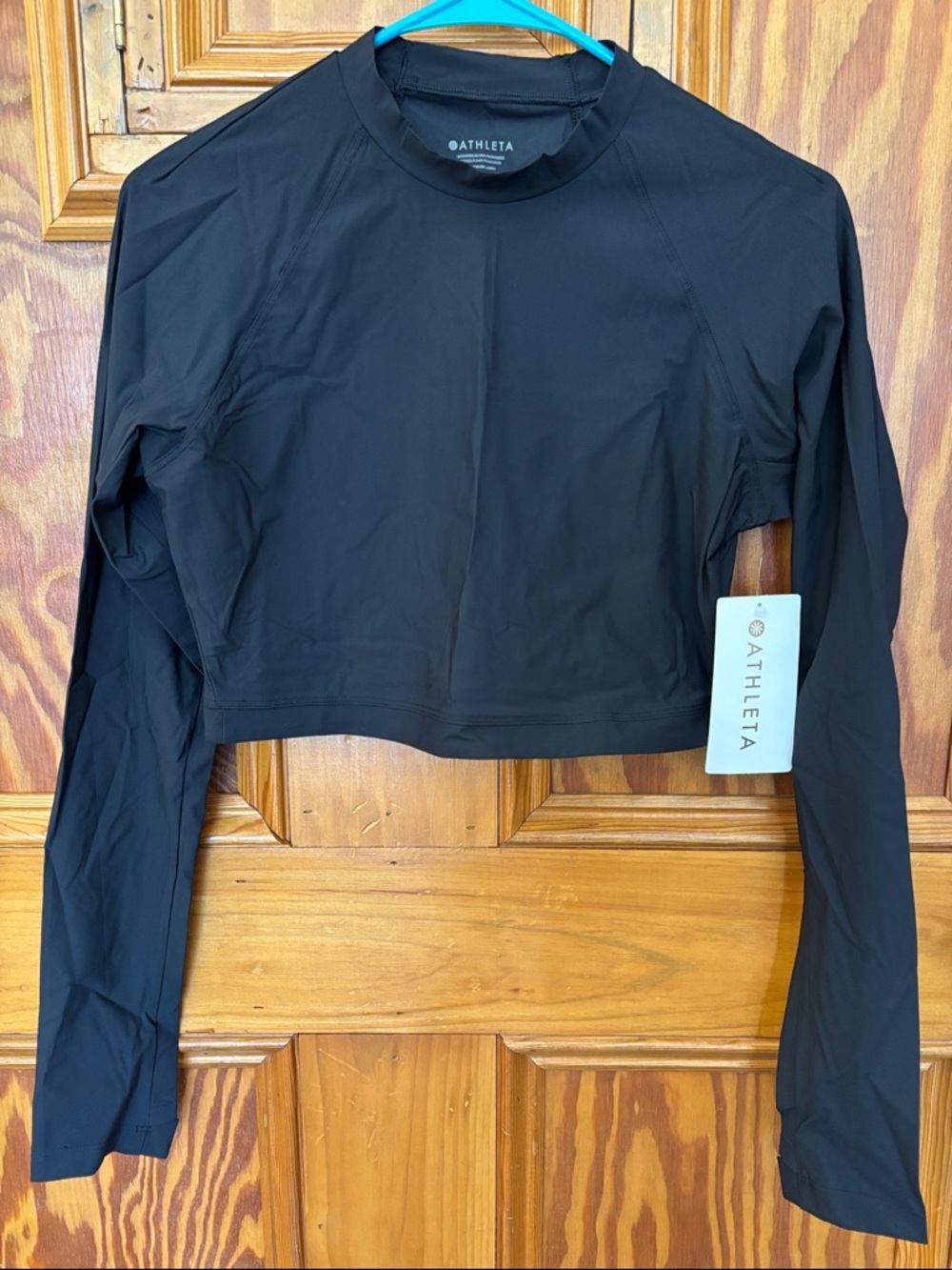 Athleta Crosstrain Ultra Black Long-Sleeve Cropped Athletic Top